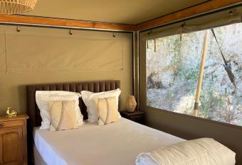 2 Lodges of Domaine de la Cascade D Argens has Balcony rooms