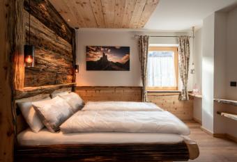 Ciasa Marizana allows 18 year olds to book a room