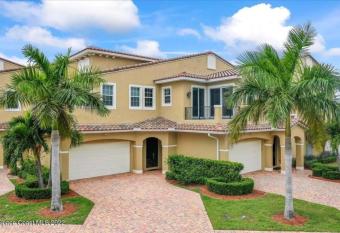 Luxury Villa near beach has Balcony rooms