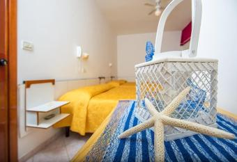 Cattolica Emotion Vacanze has Balcony rooms