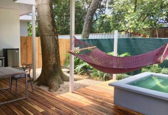 3/6 El pasito Cabinas Playa Potrero has Balcony rooms