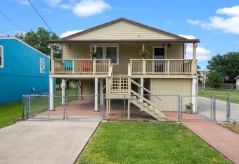 (null) has Balcony rooms
