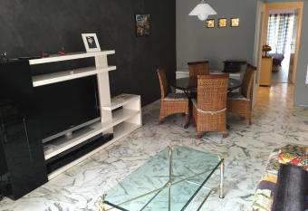 magnifique 2 pi  ces 4 couchages    200 m des plages de sable has Balcony rooms