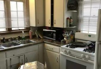 (null) has rooms with a private hot tub