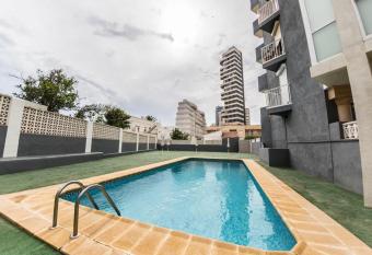 Hernando II allows 18 year olds to book a room