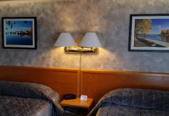 Lakeview Inn allows 18 year olds to book a room