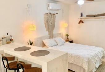 Casa AGuiti centrica ubicacion. has Balcony rooms