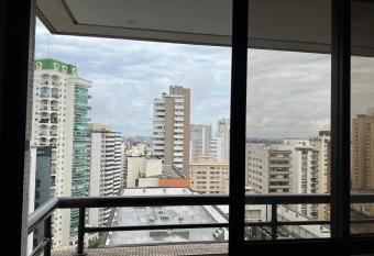 FLAT em Hotel Mercure Paulista com Jacuzzi has rooms with a private hot tub