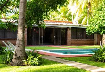 San Diego Beach House, near La Lib and Surf City allows 18 year olds to book a room