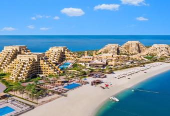 Full Sea view studio has rooms with a private hot tub