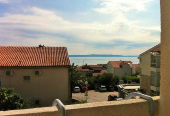 Apartment DOLPHIN has Balcony rooms