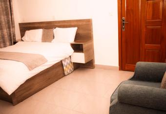 bright homes apartment has rooms with a private hot tub