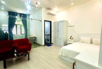 POOLseaview - 1A Blue Sea Apart has rooms with a private hot tub