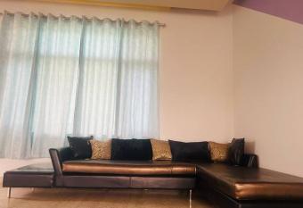 Aura Farm wth Pvt Pool & Jacuzzi has rooms with a private hot tub