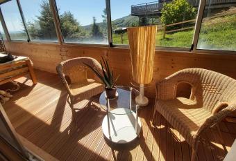 Superbe appartement avec loggia has Balcony rooms