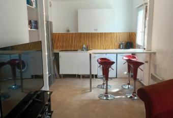 Petite perle has rooms with a private hot tub