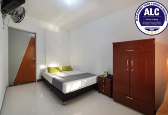 Ayenda 1234 Imperio 70 allows 18 year olds to book a room