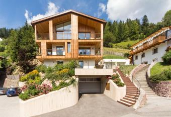 Vista Dolomites Apartment Energy has Balcony rooms