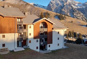Appartement au c  ur des Aravis has Balcony rooms