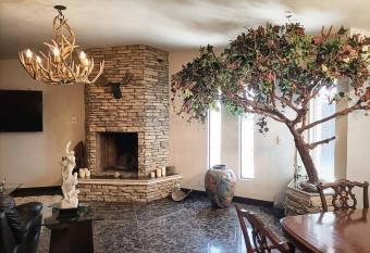 VIP Residencia San   ngel elegancia y tradici  n CJ has rooms with a private hot tub