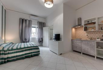 Ursa Apartment allows 18 year olds to book a room