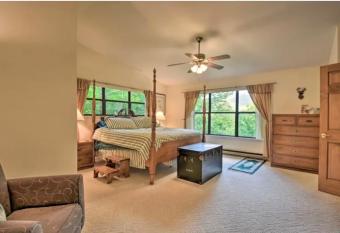 Tree Top has Balcony rooms