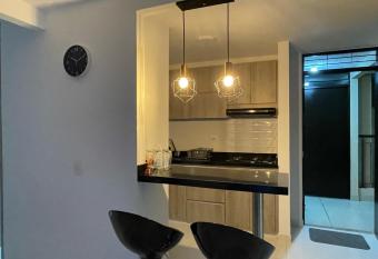 Apartamento en Ricaurte allows 18 year olds to book a room