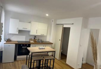 Appartement t2 r  nov   allows 18 year olds to book a room