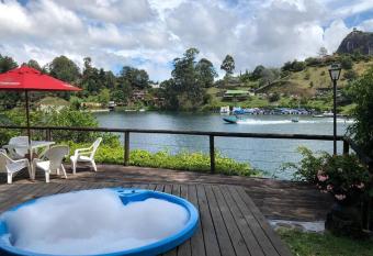 La Gabriela has rooms with a private hot tub