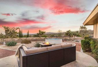 Desert Zen House - 1BD 1BR allows 18 year olds to book a room