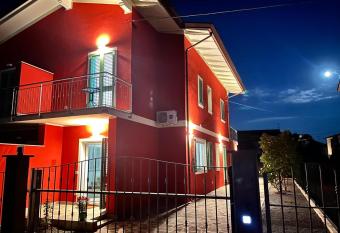 Rondine di Mare has Balcony rooms