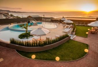 Hotel Mae has Balcony rooms