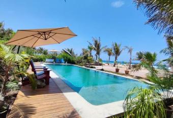 Casa Completa 5 Villas En Playa Puerto Escondido allows 18 year olds to book a room