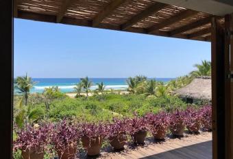 Villa Pi  as Puerto Escondido Beachfront has Balcony rooms