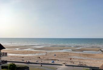Appartement Liza 2 pi  ces Vue Mer    Cabourg has Balcony rooms