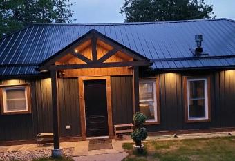 Heaven in Havelock! allows 18 year olds to book a room