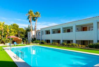 RESIDENCIA MONTEBELLO has Balcony rooms