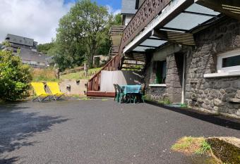 RDC Appartement dans chalet Le Genestou has Balcony rooms