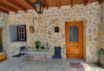 MyrillasHome has Balcony rooms