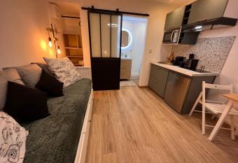 Studio     Le petit Prat     has Balcony rooms