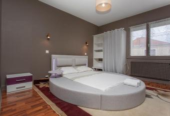 BLUE HOME has Balcony rooms