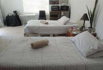 Morrie s Place InTown - Guest Room with Netflix and a View has Balcony rooms