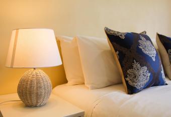 Motel 359 allows 18 year olds to book a room