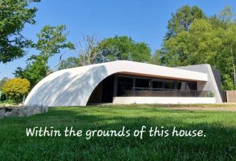 GF Studio, Secure parking, outside area, cinema(S) has Balcony rooms