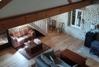 Retour aux sources has Balcony rooms