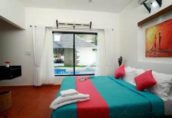 Mayas Beach House has Balcony rooms