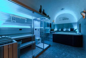 Anima Suite - Il segreto del benessere                 allows 18 year olds to book a room