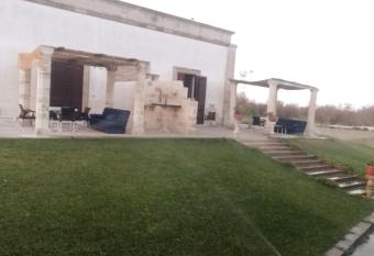 Confortevole allogio ad otranto allows 18 year olds to book a room