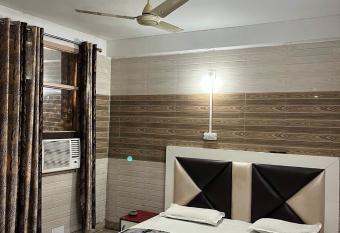 Dream Land Hotel has Balcony rooms