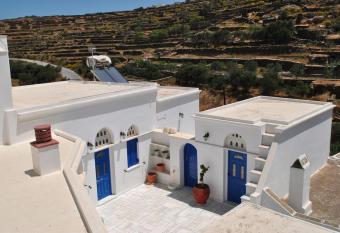 Traditional property in Venardados_Tinos Island has Balcony rooms